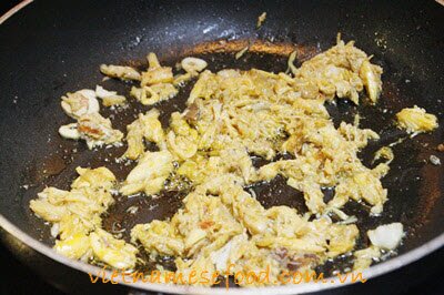 fried-rice-with-crab-meat-and-corn-recipe-com-rang-cua-va-ngo