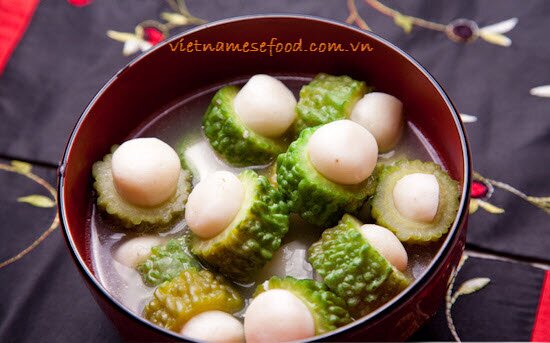 vegetables-soup-with-fish-ball-canh-rau-ca-vien