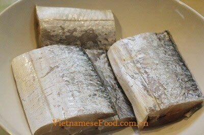 Deep Fried Belt Fish Recipe (Cá Hố Chiên Giòn)