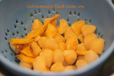 Stir-fried Beef with Scallop and Asparagus (Bò Xào Sò Điệp với Măng Tây)