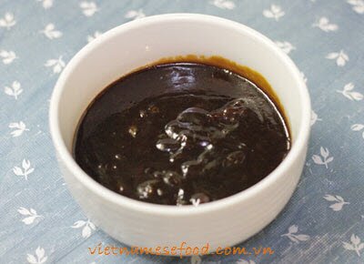 Grilled Beef with Bánh Mì Recipe (Bánh Mì Thịt Bò Nướng)