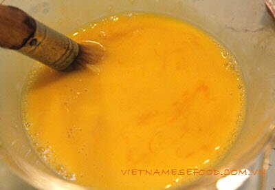 cone-bread-with-custard-filling-recipe-banh-mi-oc-que-nhan-kem