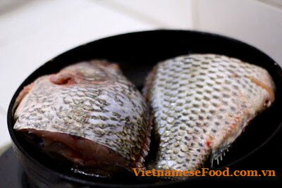 pickling-soup-with-fried-fish-recipe-canh-dua-ca-ran
