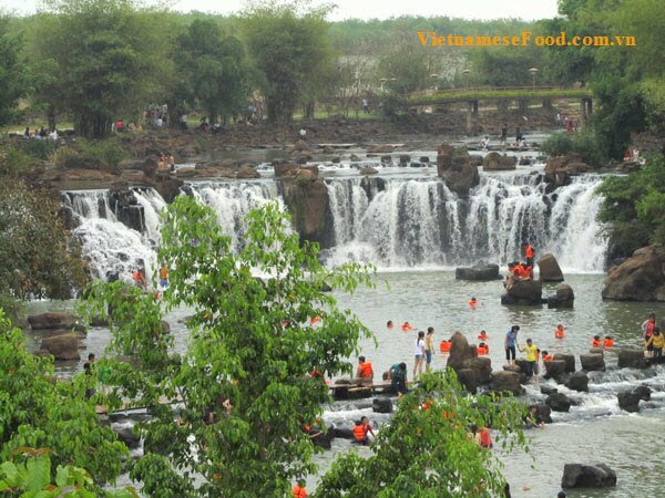 giang-dien-waterfall-eco-resort