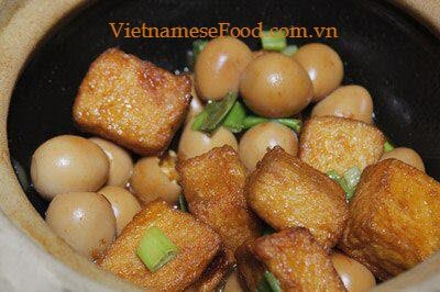 Braised Tofu with Quail Eggs Recipe (Trứng Cút Kho Đậu Hũ)