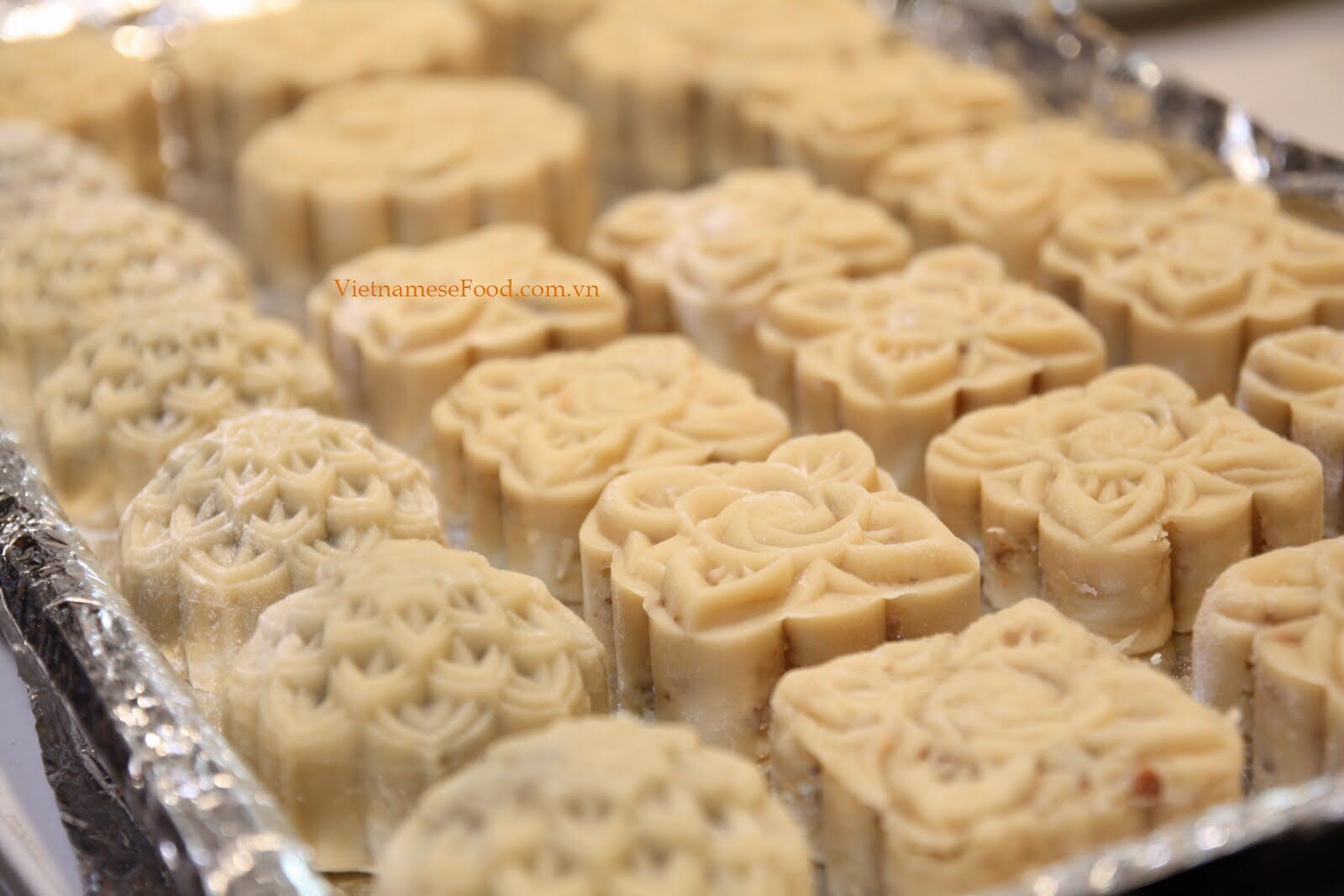 Grilled Moon Cakes Recipe (Bánh Trung Thu Nướng) Grilled Moon Cakes Recipe (Bánh Trung Thu Nướng)