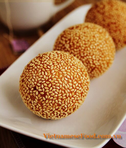 fried-glutinous-rice-balls-recipe-banh-cam