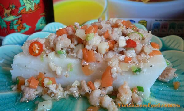 banh-duc-with-coconut-milk-and-grinded-pork-recipe