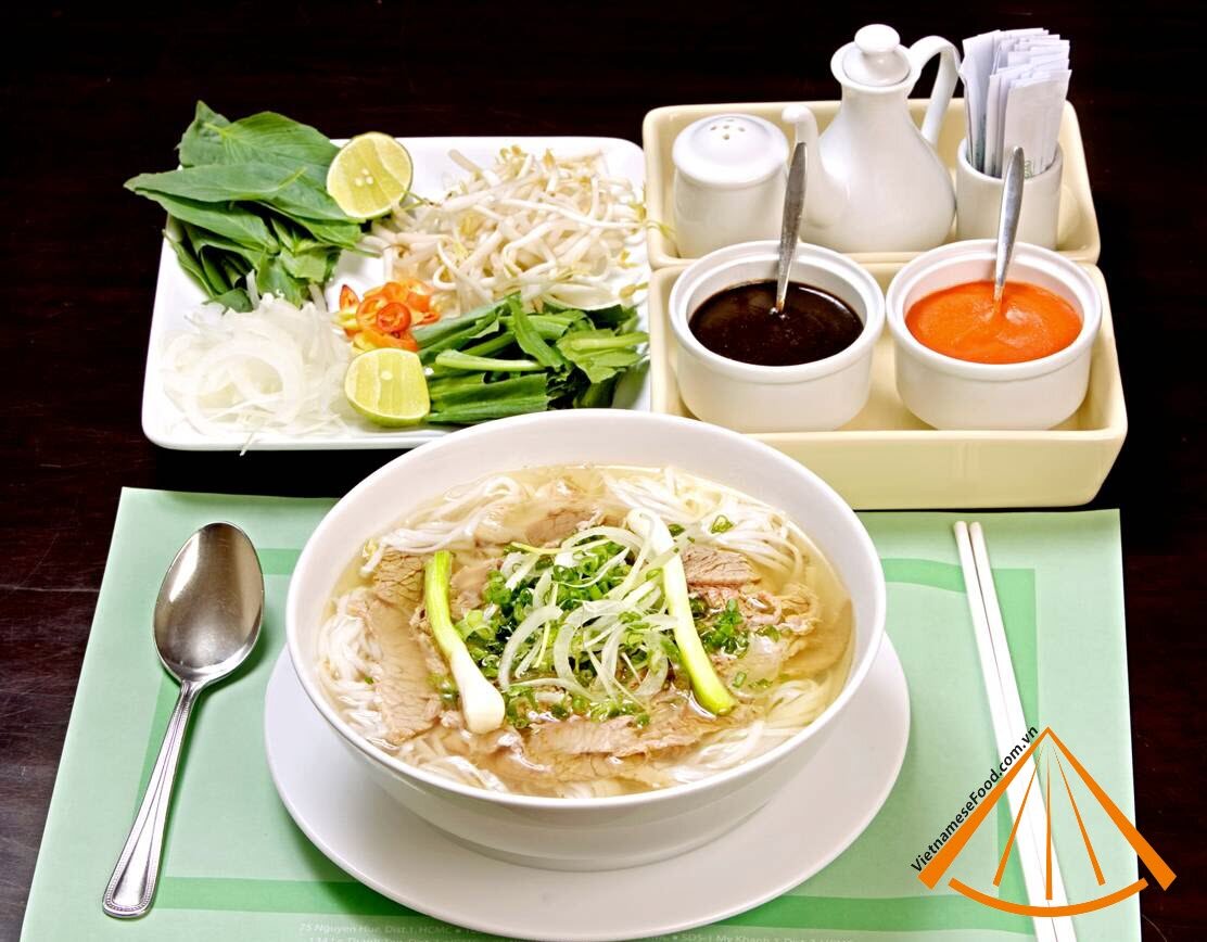vietnamesefood.com.vn/vietnamese-beef-pho-recipe