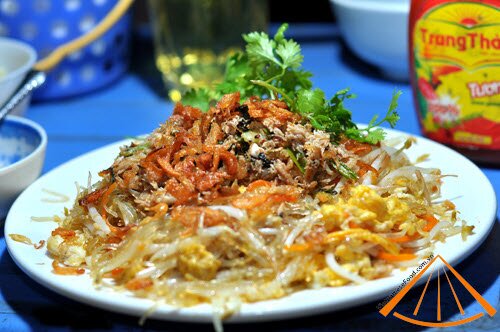 www.vietnamesefood.com.vn/fried-vermicelli-with-meat-crab-and-egg