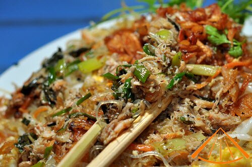 www.vietnamesefood.com.vn/fried-vermicelli-with-meat-crab-and-egg