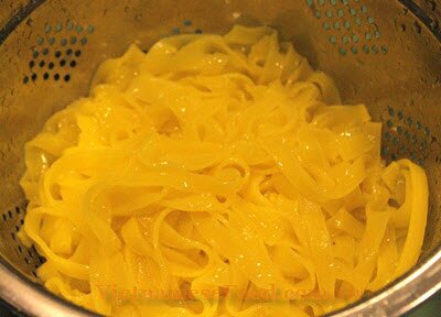 www.vietnamesefood.com.vn/vietnamese-quang-noodle-recipe-mi-quang www.vietnamesefood.com.vn/vietnamese-quang-noodle-recipe-mi-quang